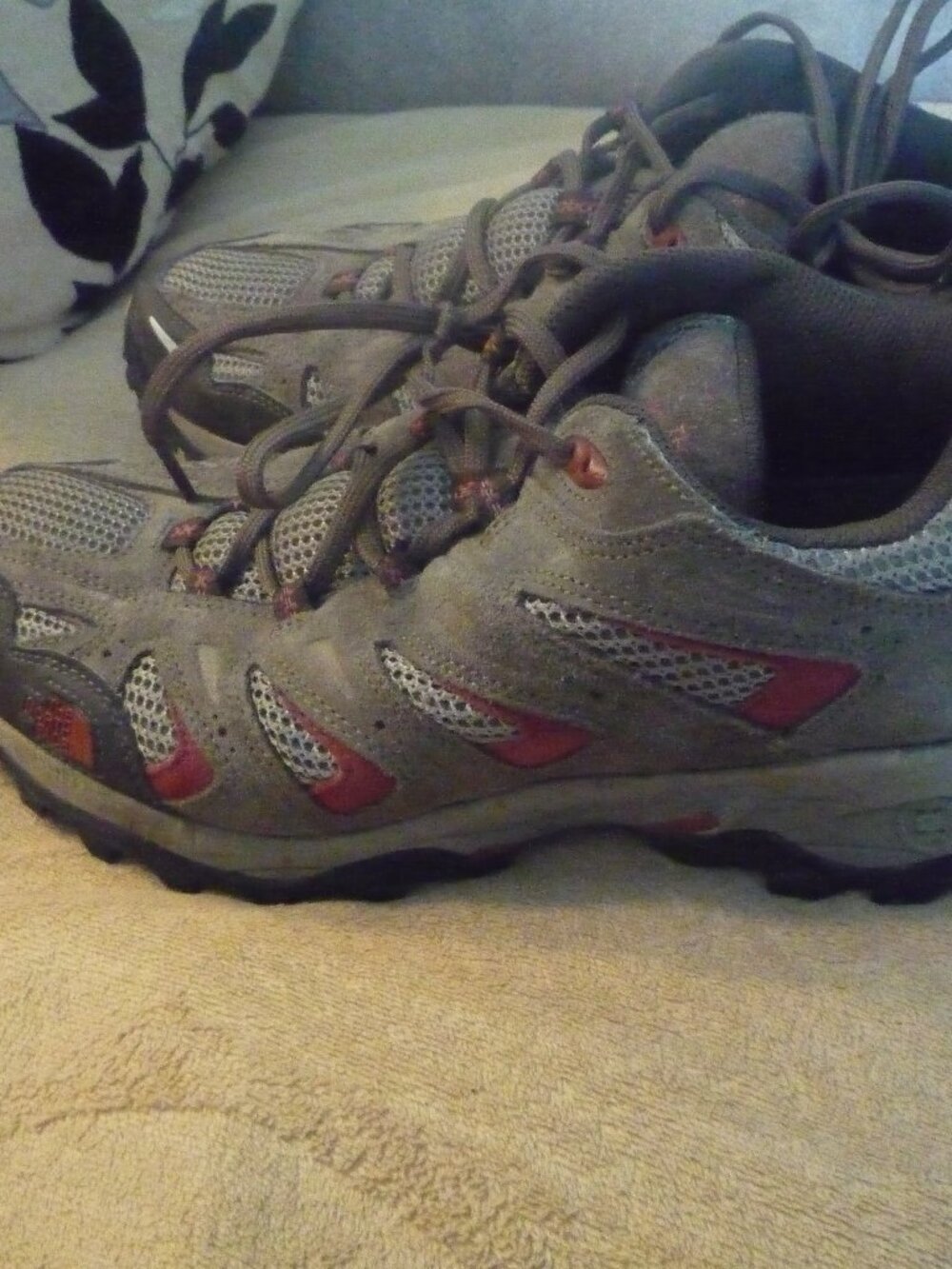 North Face men's shoes, size 11 US
